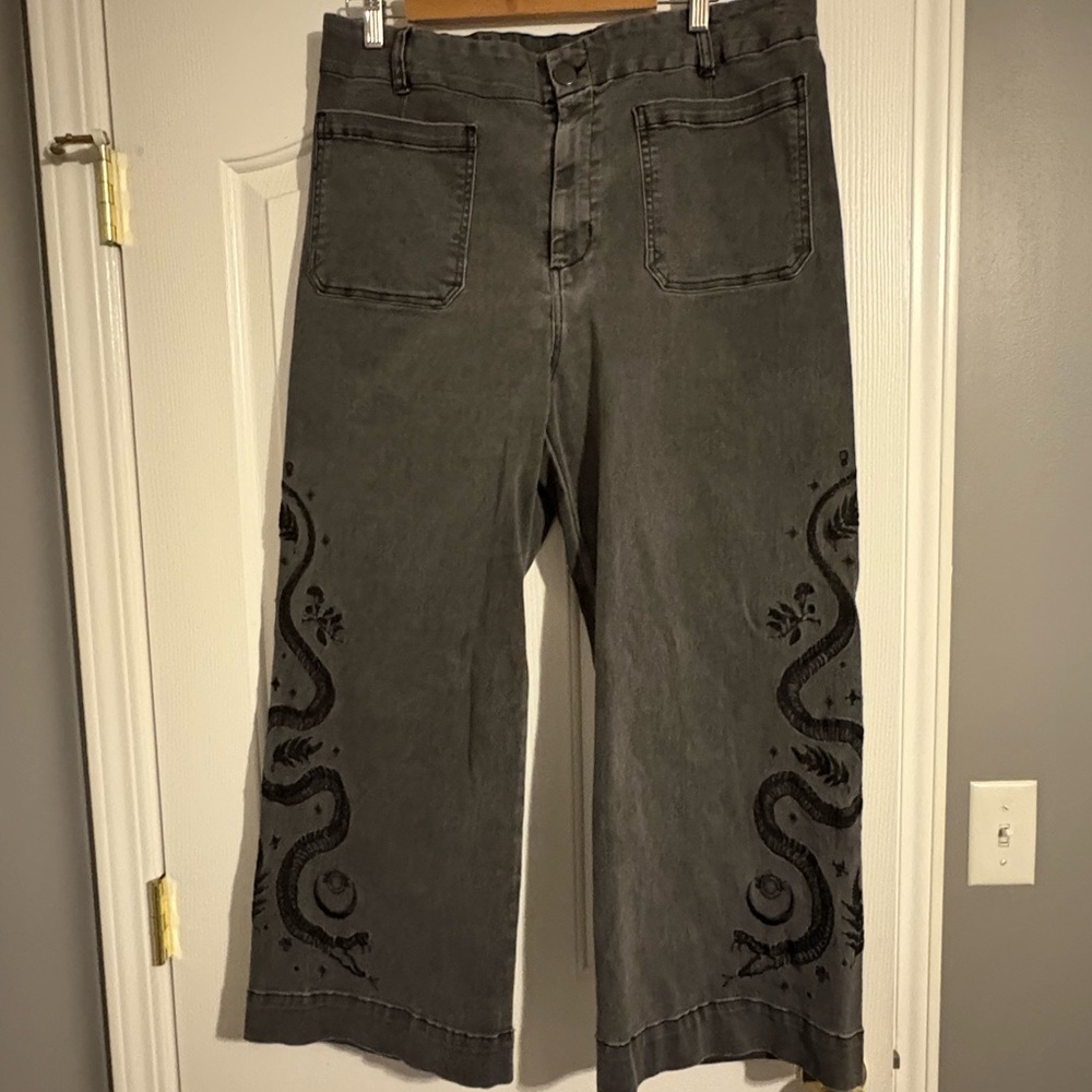 Gray Wide-Leg Jeans with Black Embroidery